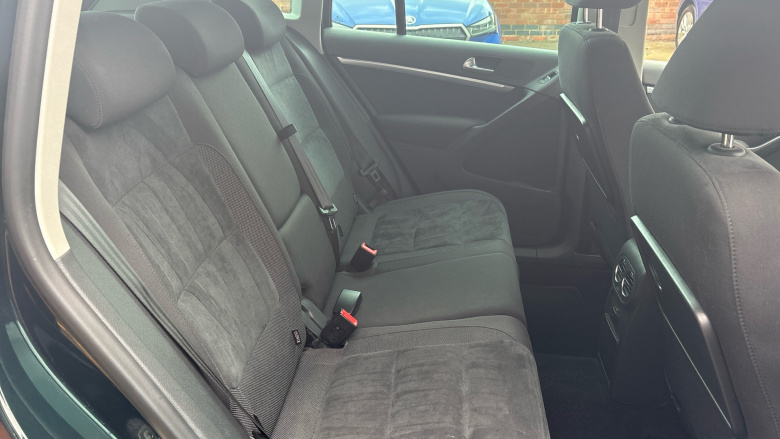 Volkswagen Tiguan 2.0 TDi BlueMotion Tech Match 5dr [2WD] Diesel Estate